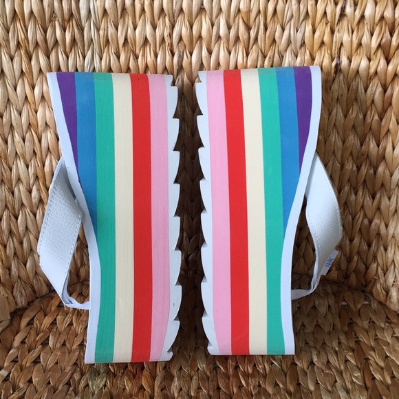 💕HP💕NIB YRU White Rainbow Platform Thong Sandals - Picture 2 of 6